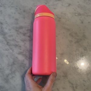 32oz Owala stainless steel free sip water bottle in hot pink